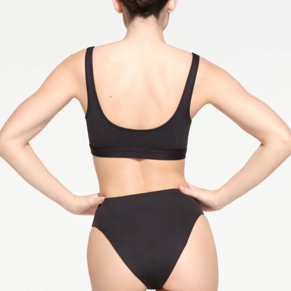 SKIMS Recycled Swim Tank Bikini Top in Onyx (Size 3X) - Picture 2 of 8